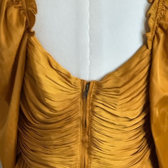 HOUSE OF HARLOW 1960 Gold Satin Long Sleeve
Ruched‎ Cropped Top NWT size M Sexy - Picture 3 of 13